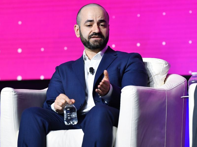 Detained Binance Exec Begs Prison Guard for Help in New Court Footage